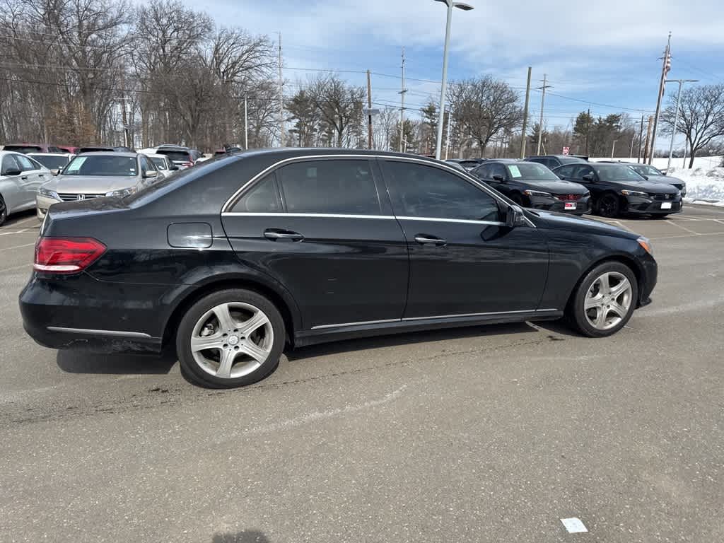 Thumbnail: 2015 Mercedes-Benz E-Class - 15