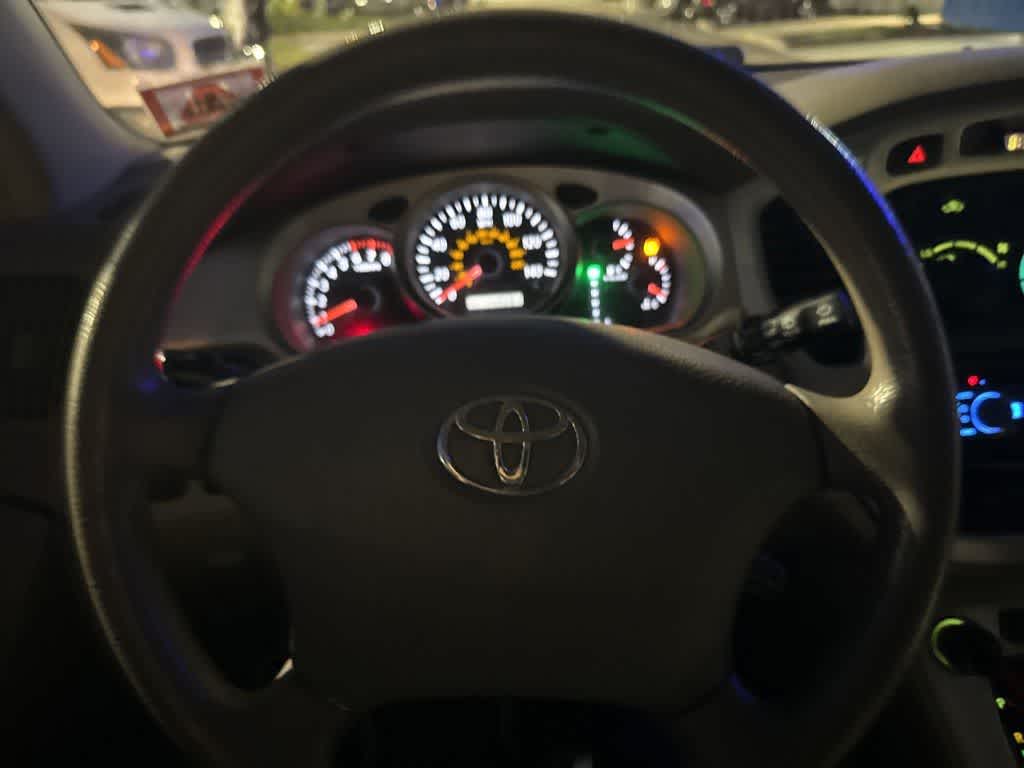 Thumbnail: 2004 Toyota Highlander - 21