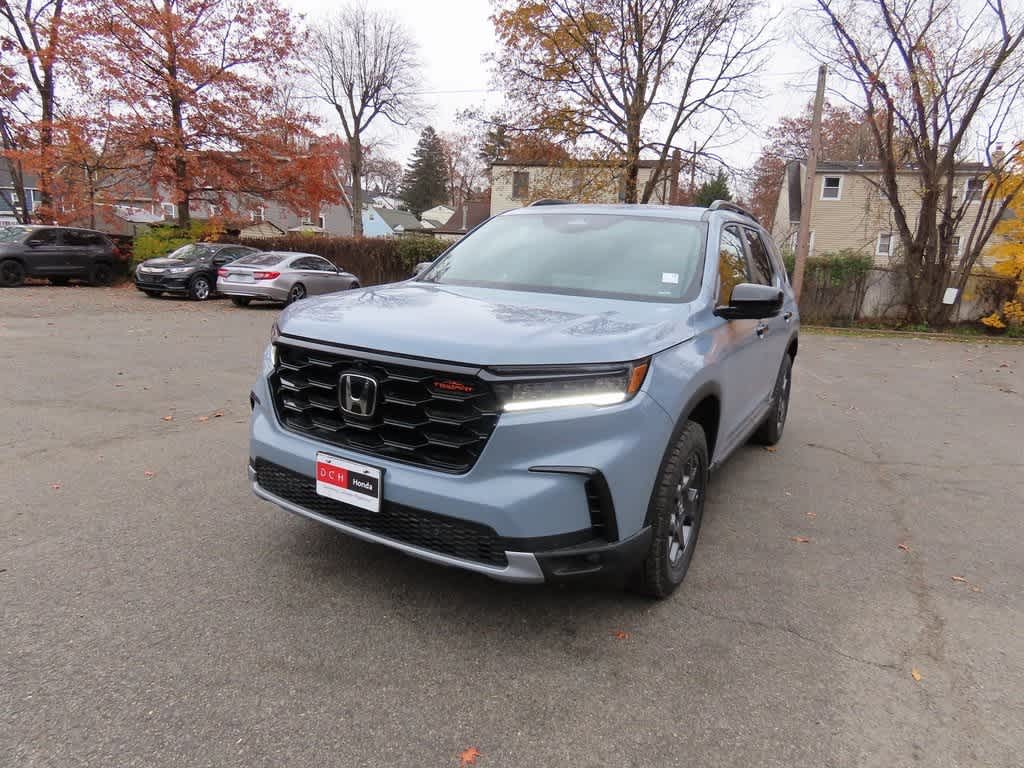 2025 Honda Pilot TrailSport -
                Paramus, NJ