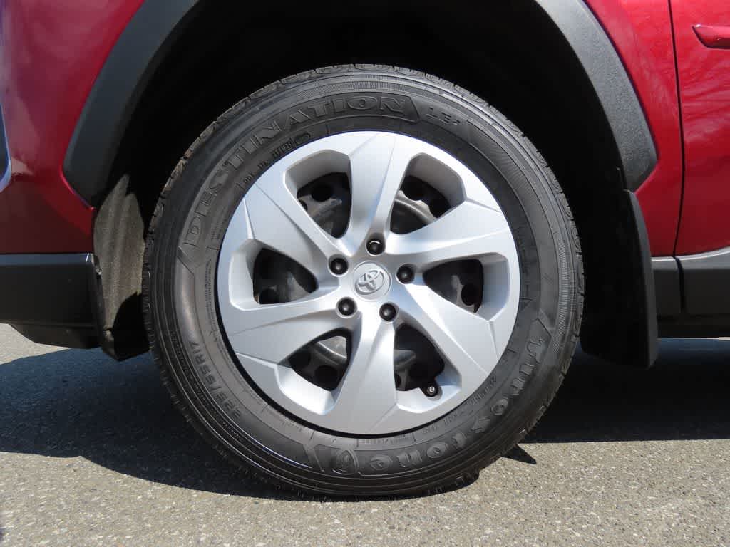 Thumbnail: 2022 Toyota RAV4 - 9