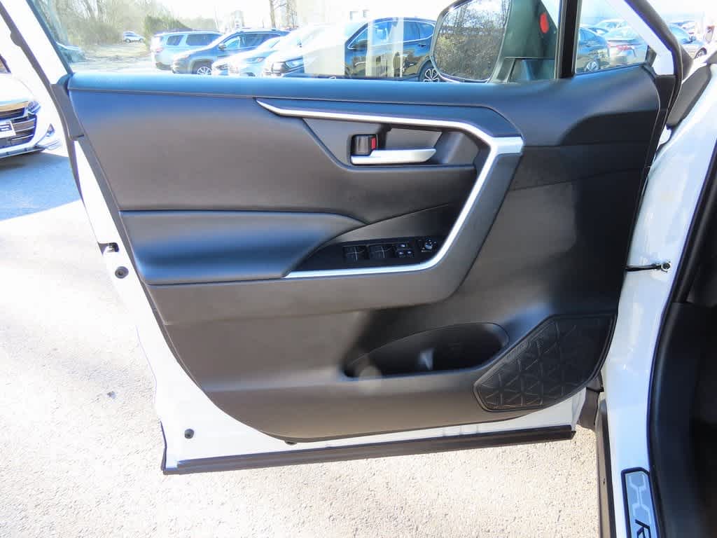 Thumbnail: 2025 Toyota RAV4 - 15