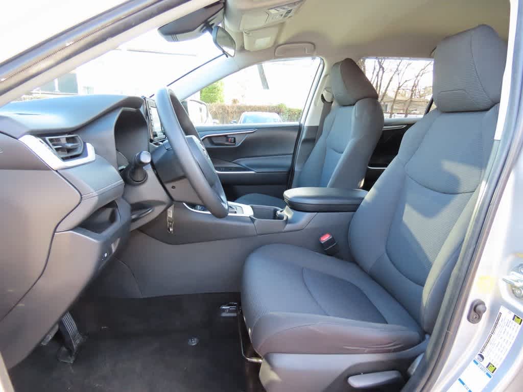 Thumbnail: 2022 Toyota RAV4 - 12