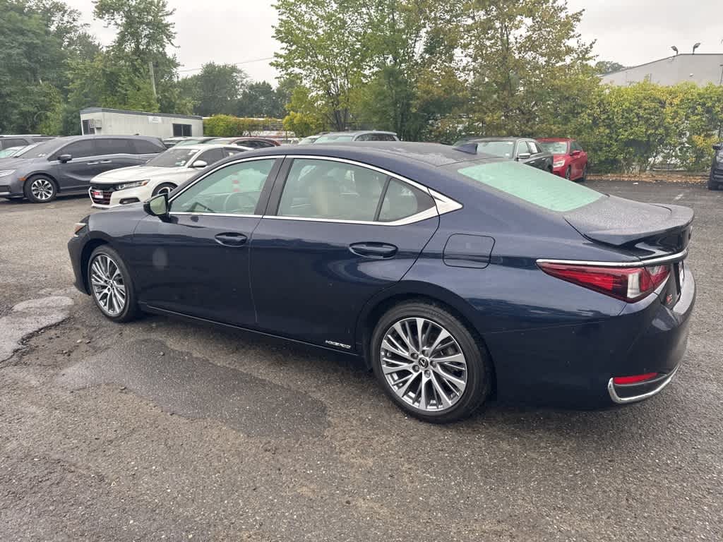 Thumbnail: 2021 Lexus ES - 8