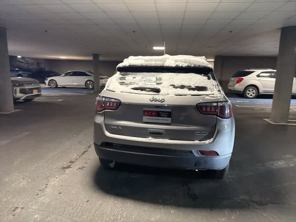 Thumbnail: 2018 Jeep Compass - 14