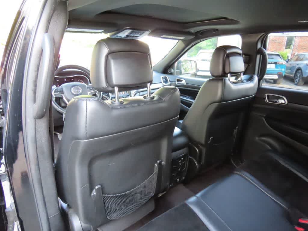 Thumbnail: 2017 Jeep Grand Cherokee - 15
