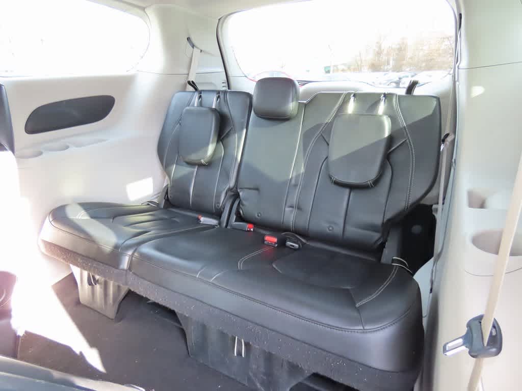 Thumbnail: 2021 Chrysler Voyager - 13