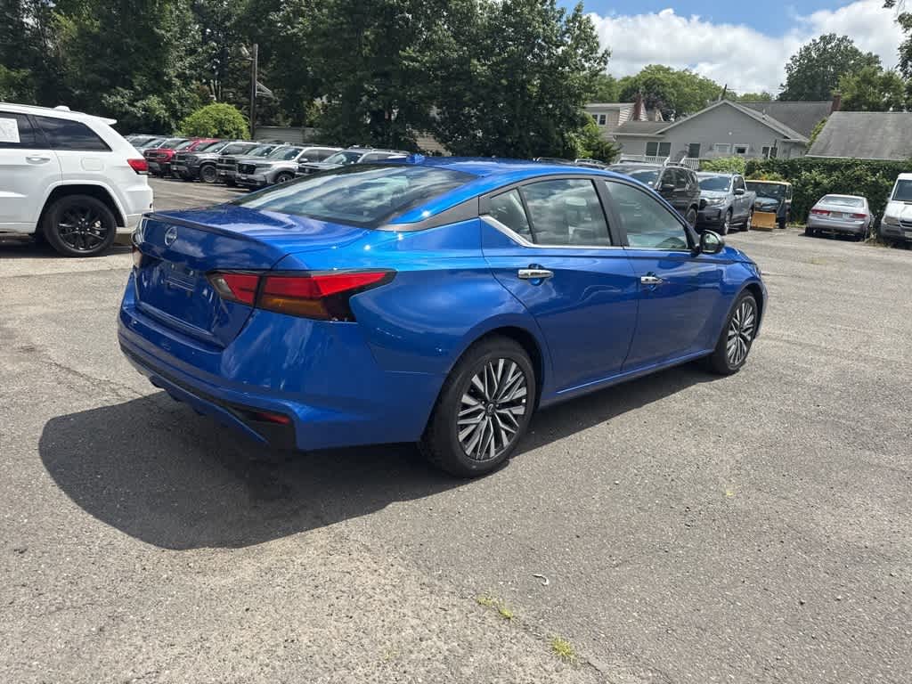 Thumbnail: 2025 Nissan Altima - 17
