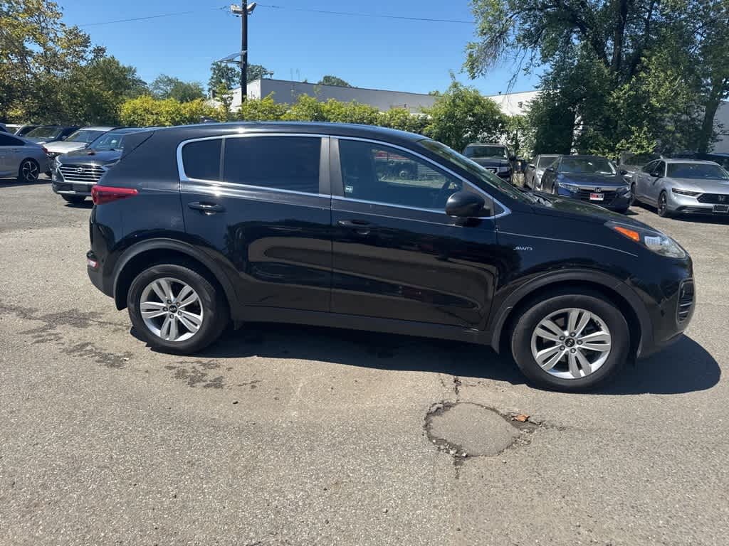 Thumbnail: 2017 Kia Sportage - 24