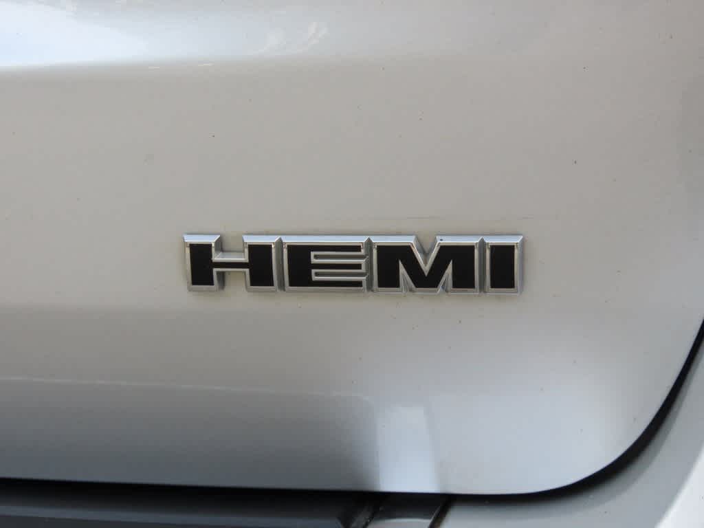Thumbnail: 2011 Jeep Grand Cherokee - 8