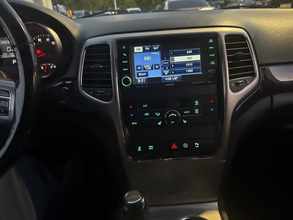 Thumbnail: 2011 Jeep Grand Cherokee - 11