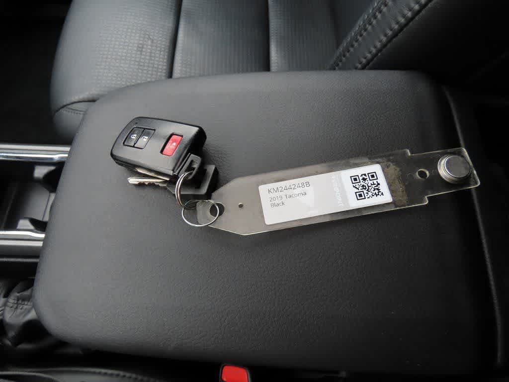Thumbnail: 2019 Toyota Tacoma - 29