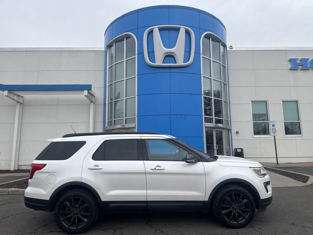 Thumbnail: 2018 Ford Explorer - 9