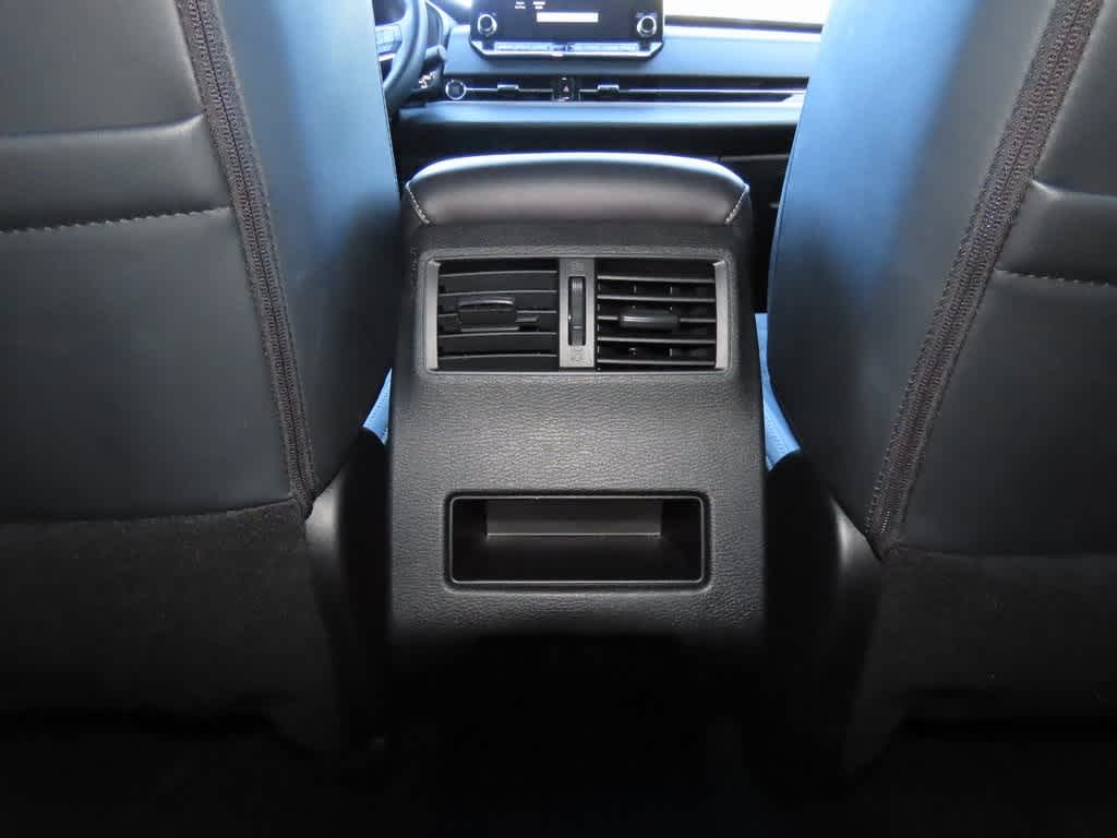 Thumbnail: 2024 Mitsubishi Outlander - 24