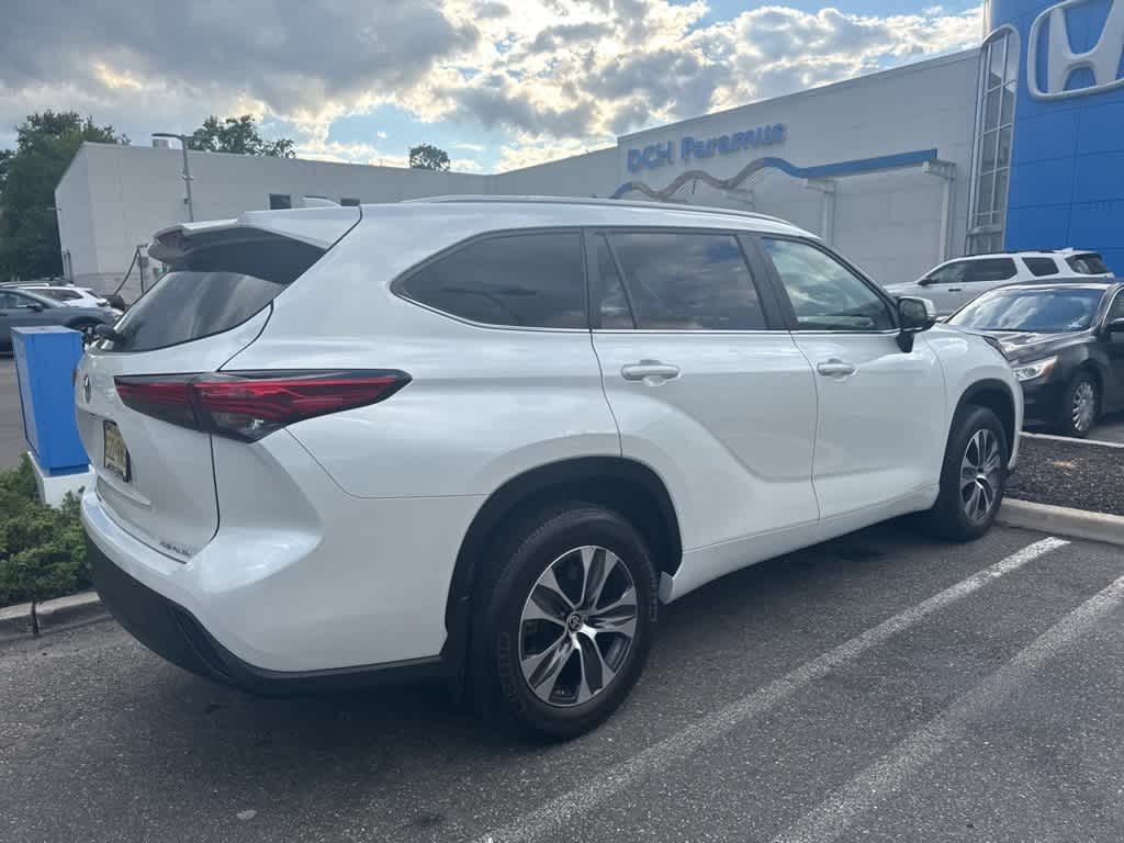 Thumbnail: 2023 Toyota Highlander - 6