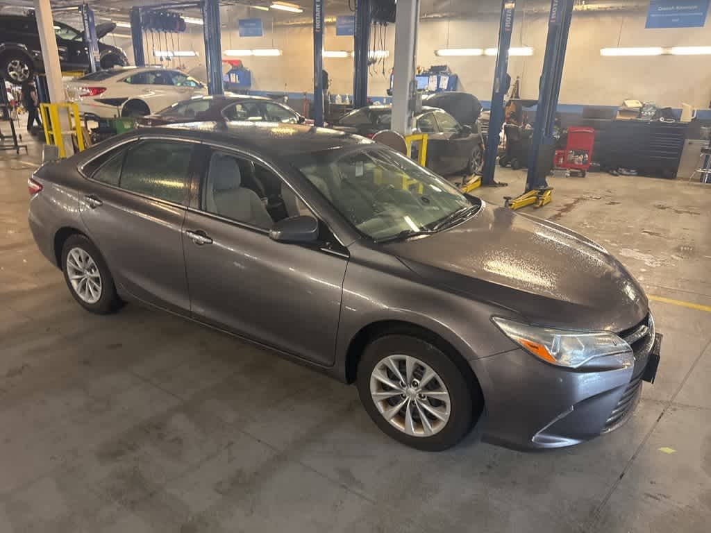 2016 Toyota Camry LE 4