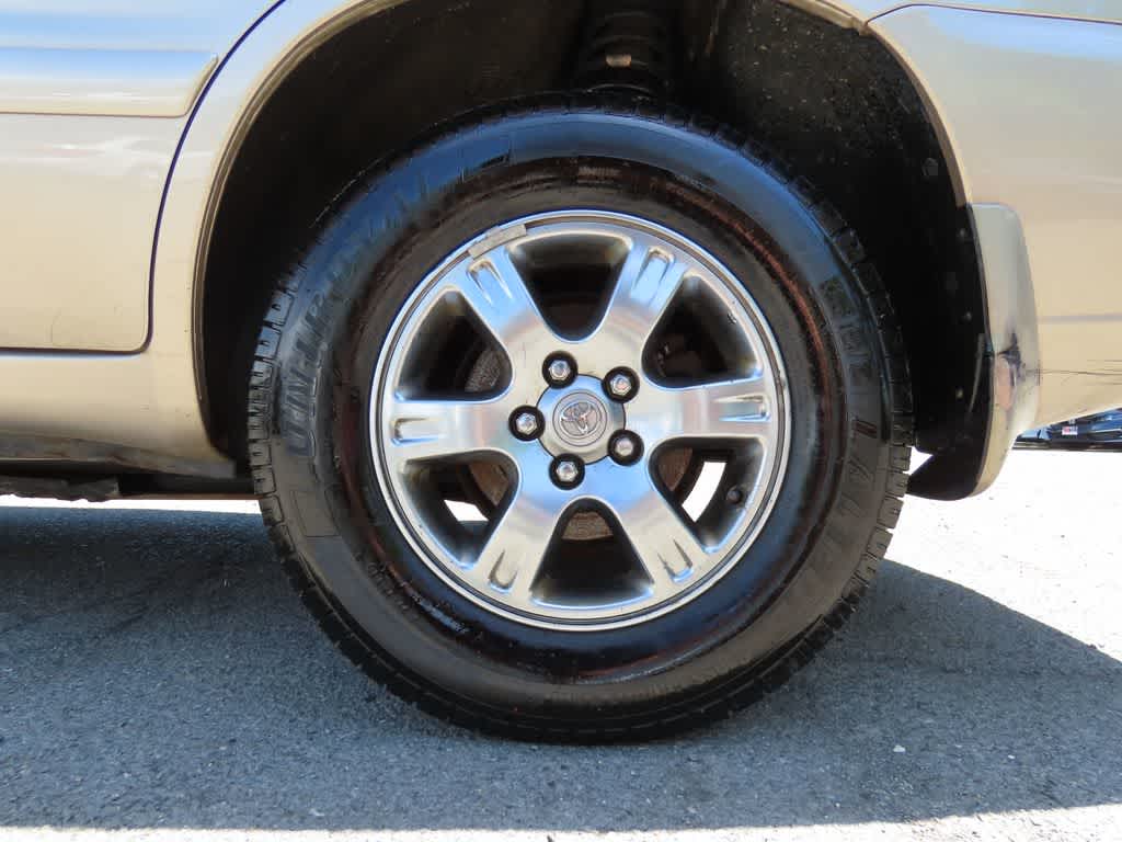 Thumbnail: 2004 Toyota Highlander - 9