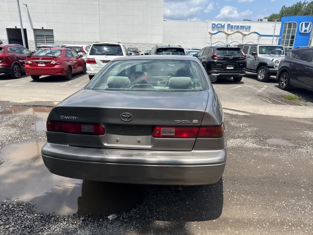 Thumbnail: 1998 Toyota Camry - 11