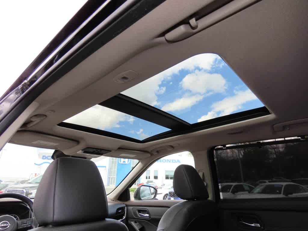 Thumbnail: 2023 Nissan Rogue - 16