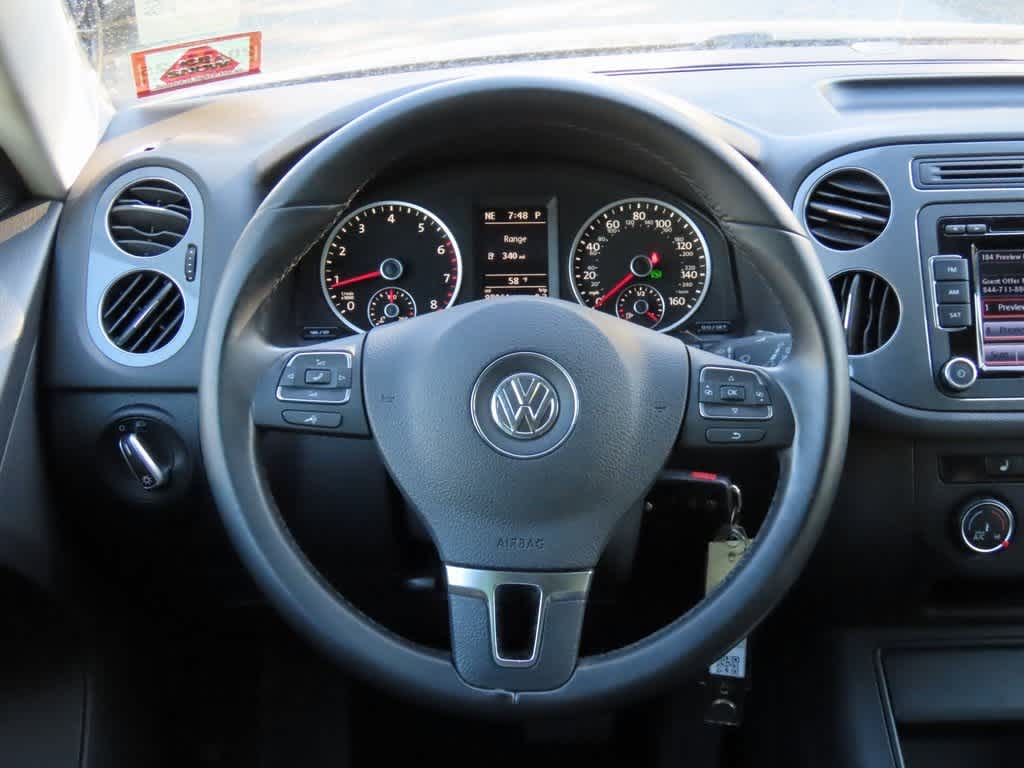 Thumbnail: 2015 Volkswagen Tiguan - 18