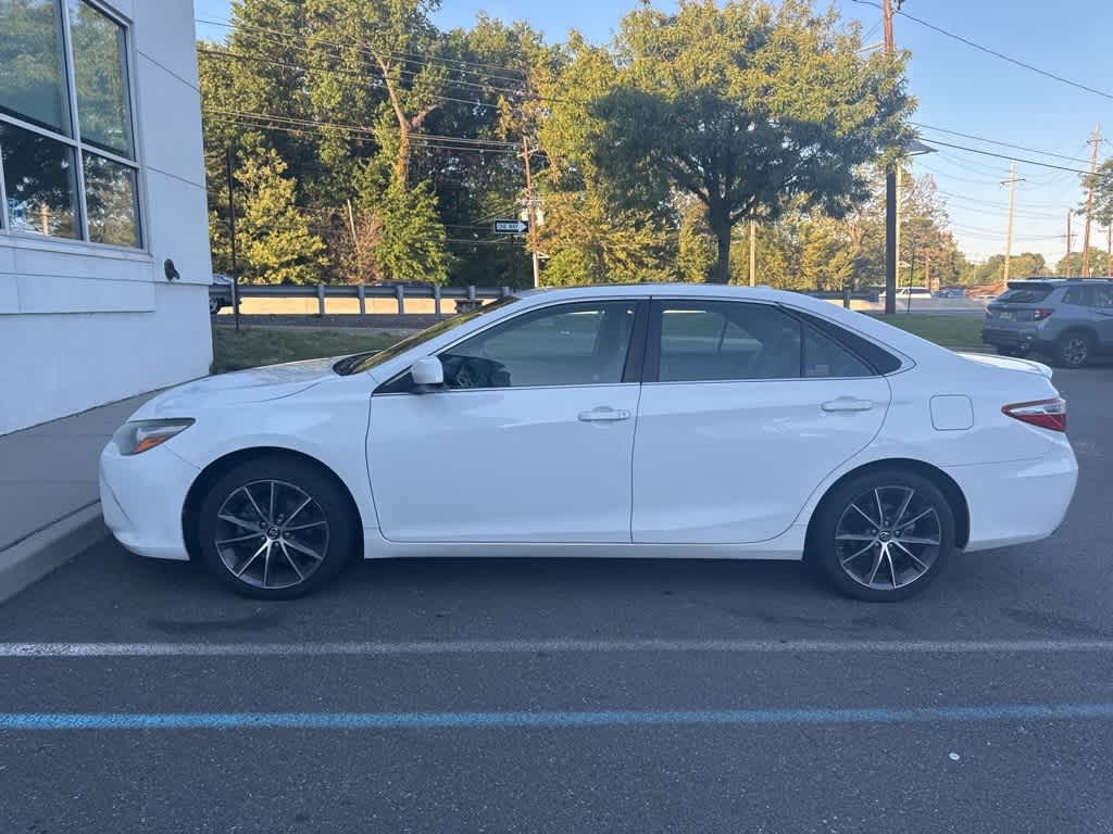 Thumbnail: 2017 Toyota Camry - 12