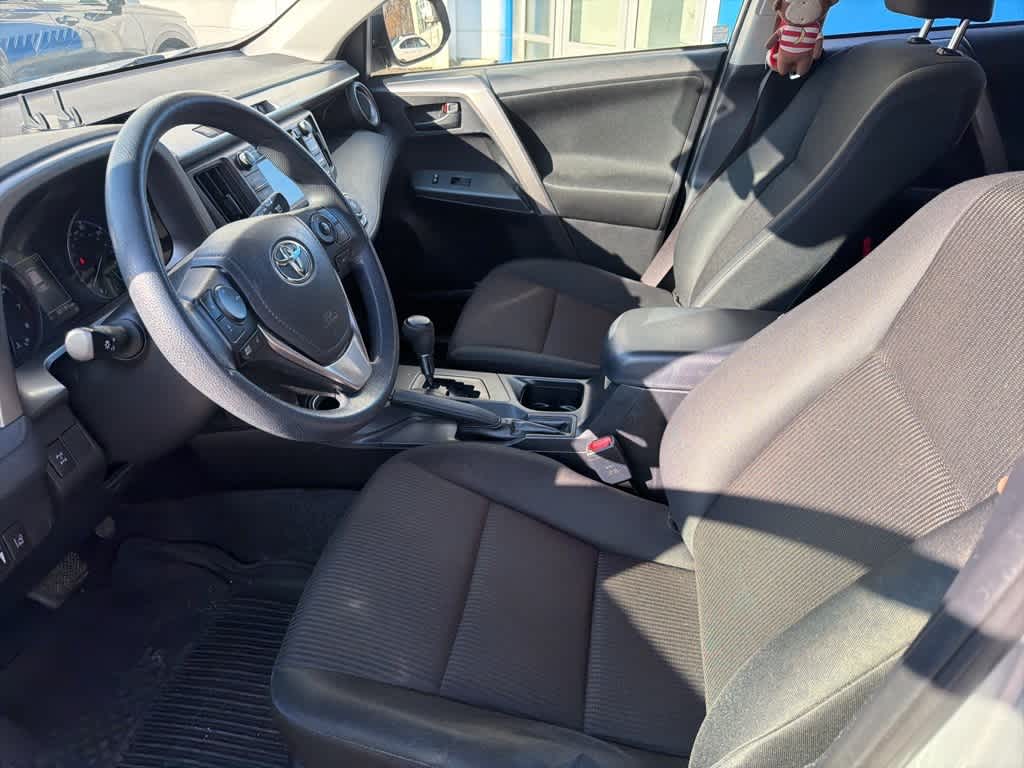 Thumbnail: 2018 Toyota RAV4 - 30