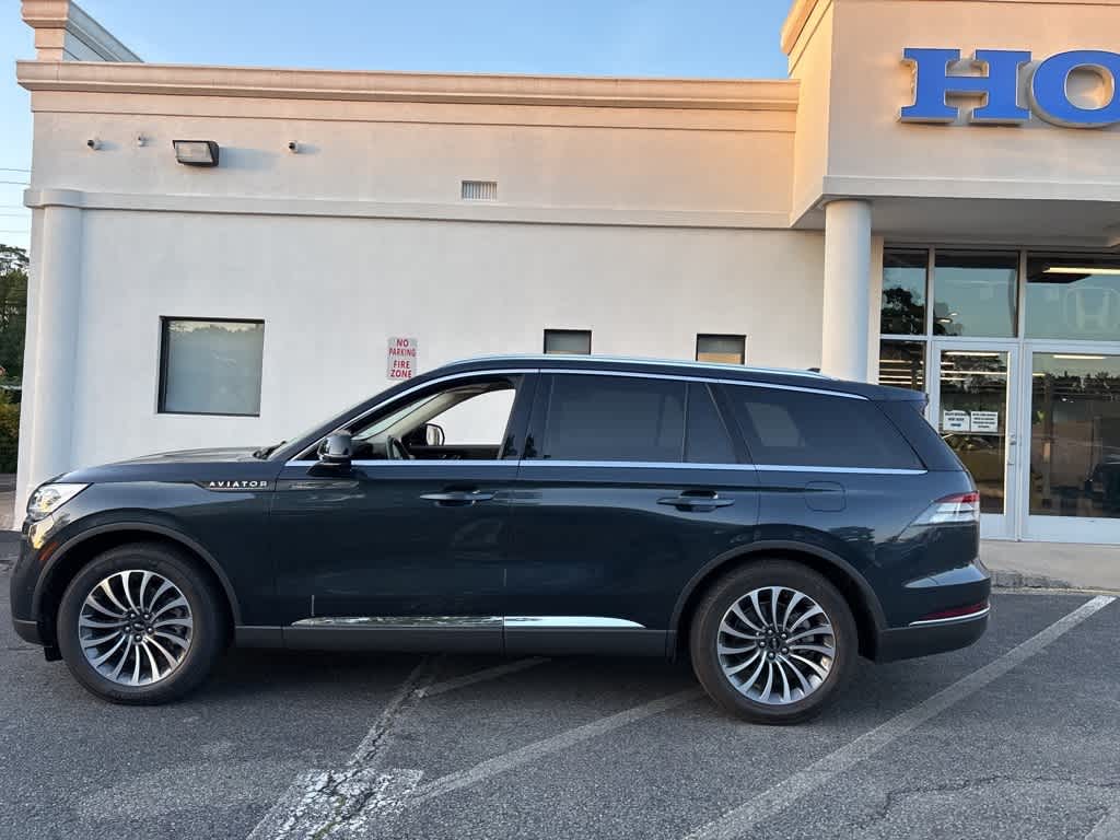 Thumbnail: 2022 Lincoln Aviator - 21