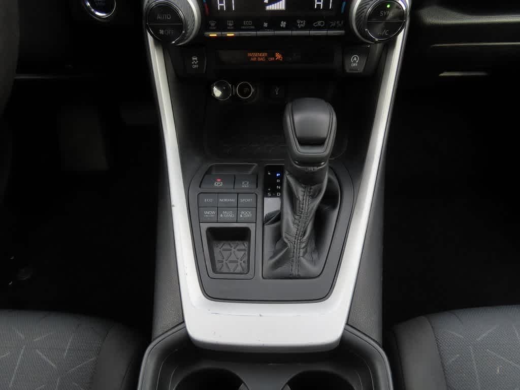 Thumbnail: 2020 Toyota RAV4 - 21