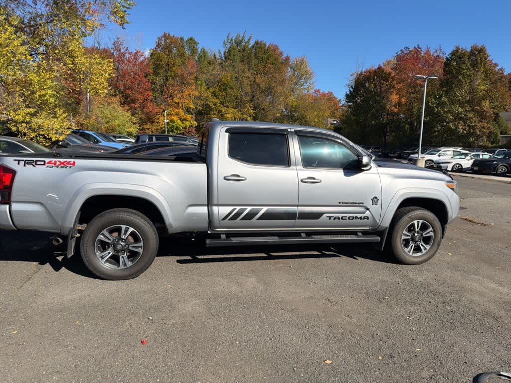 Thumbnail: 2019 Toyota Tacoma - 8