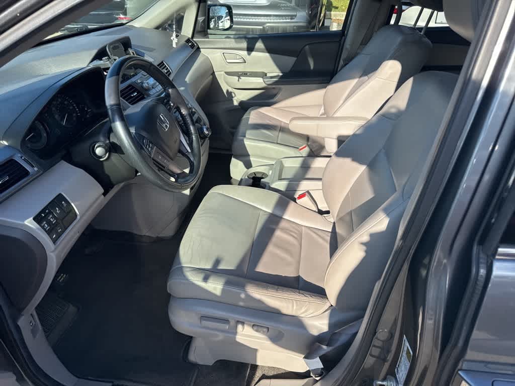 Thumbnail: 2013 Honda Odyssey - 16