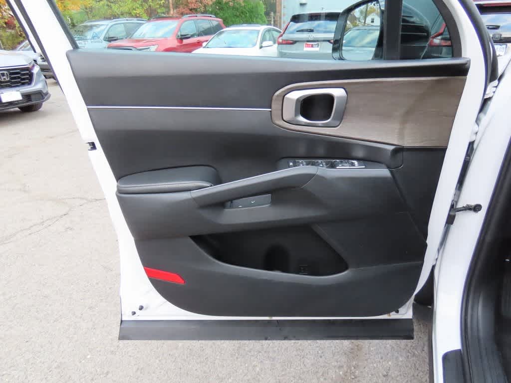 Thumbnail: 2022 Kia Sorento - 18