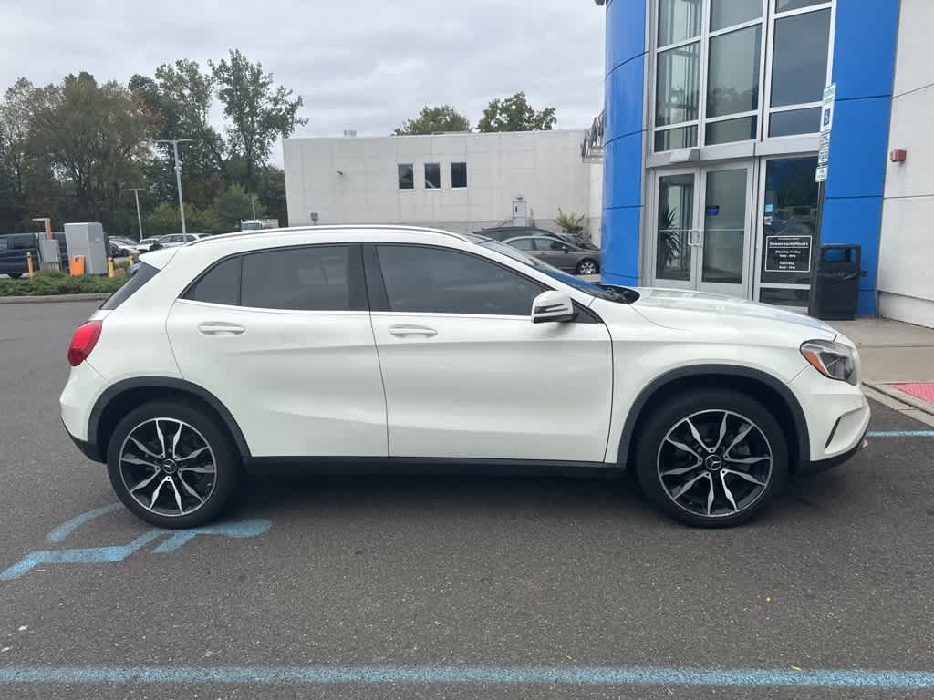 Thumbnail: 2016 Mercedes-Benz GLA - 6