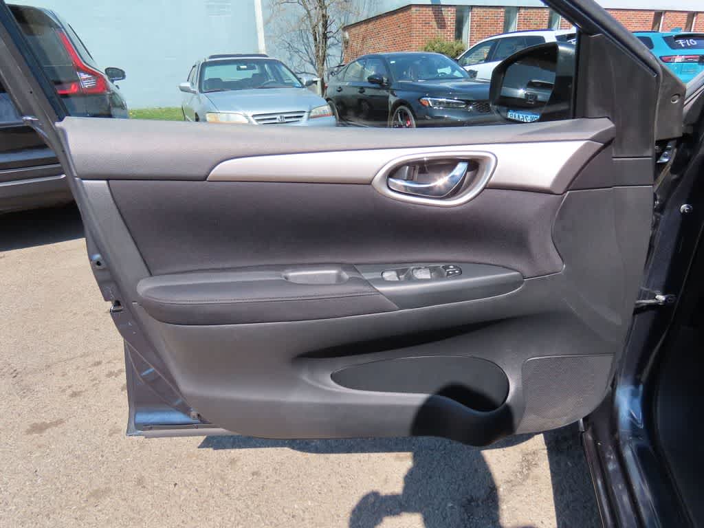 Thumbnail: 2013 Nissan Sentra - 15