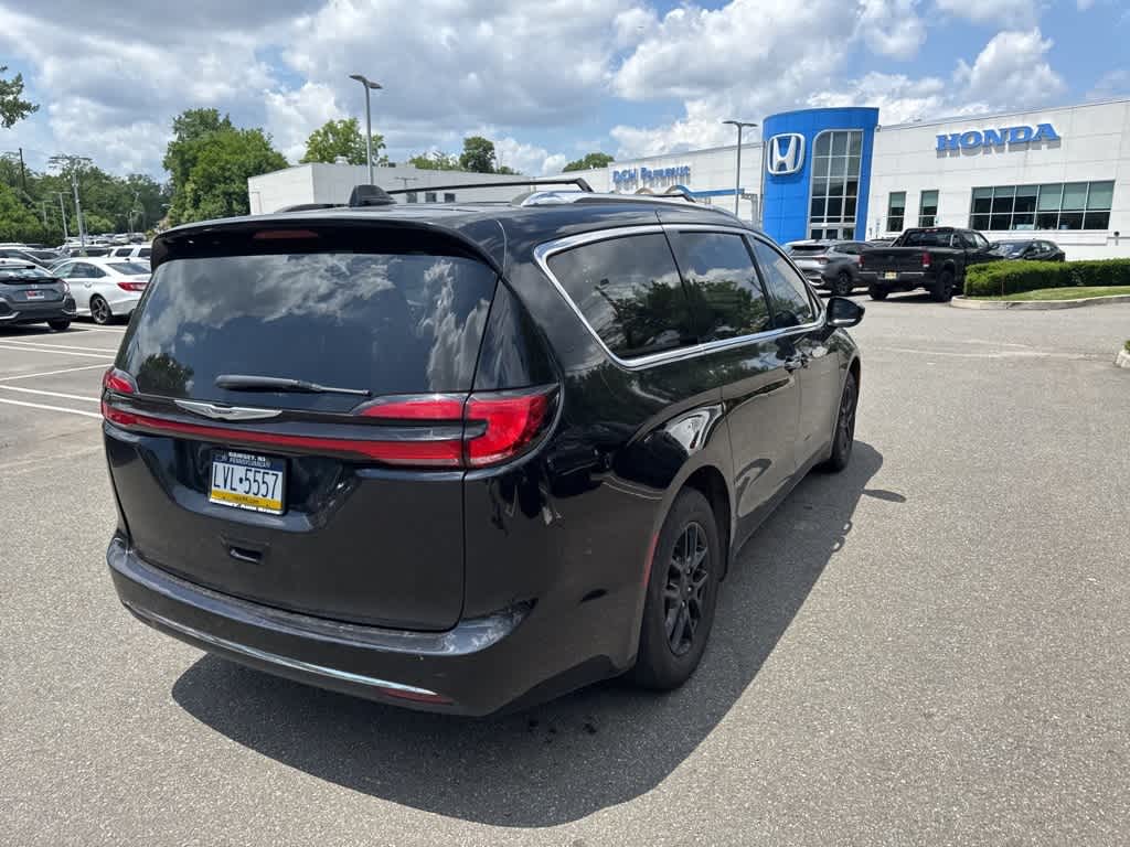 Thumbnail: 2021 Chrysler Pacifica - 12