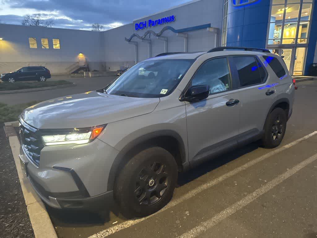 Thumbnail: 2023 Honda Pilot - 1