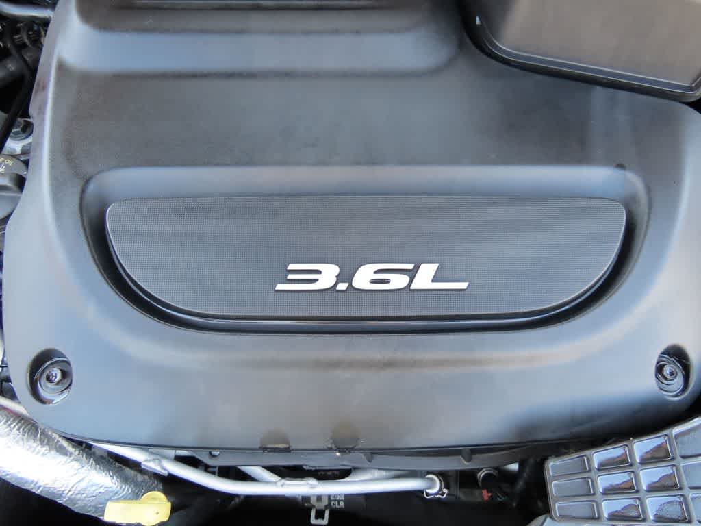 Thumbnail: 2018 Chrysler Pacifica - 10