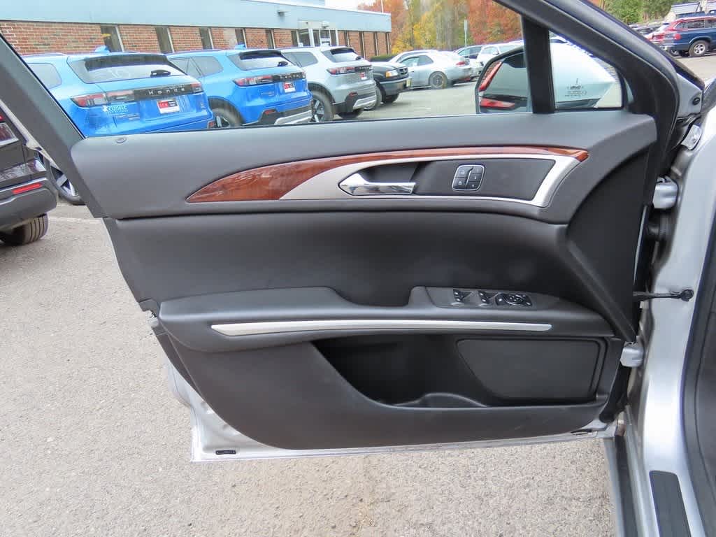 Thumbnail: 2014 Lincoln MKZ - 14