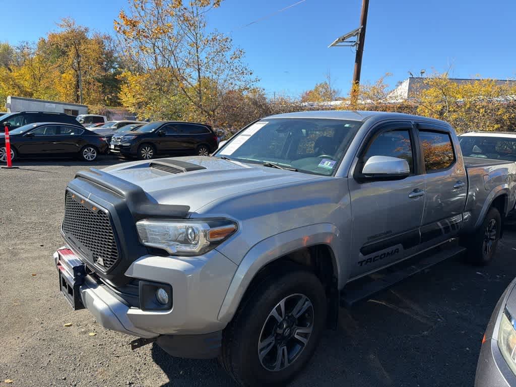 Thumbnail: 2019 Toyota Tacoma - 3