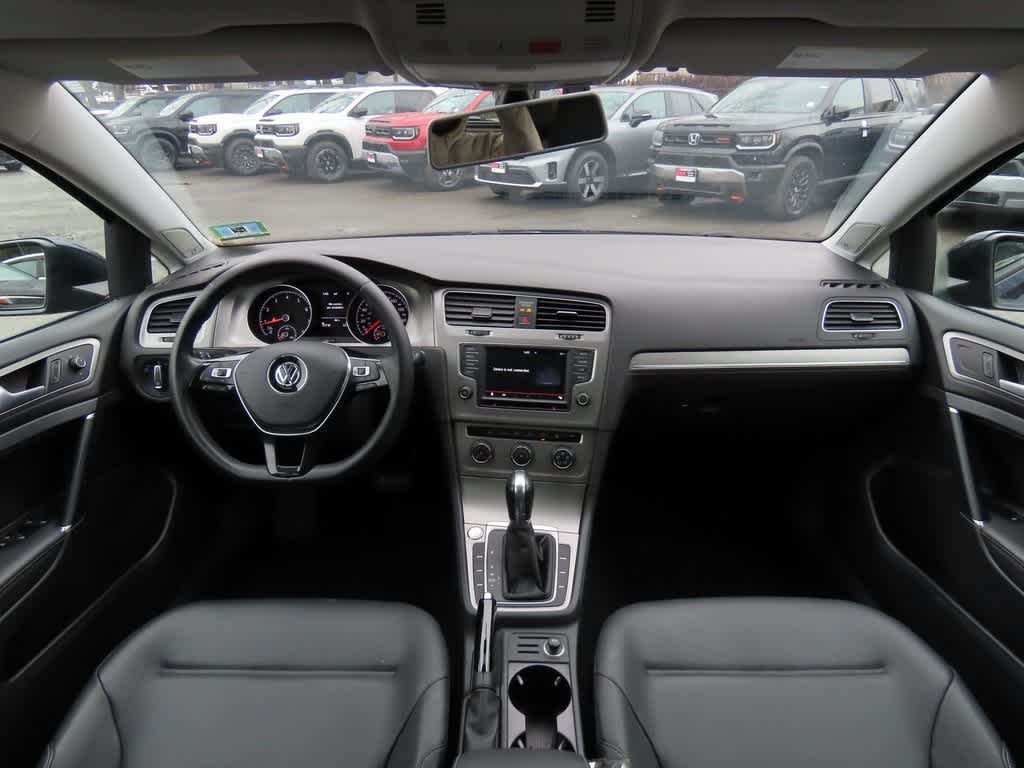 Thumbnail: 2016 Volkswagen Golf - 18