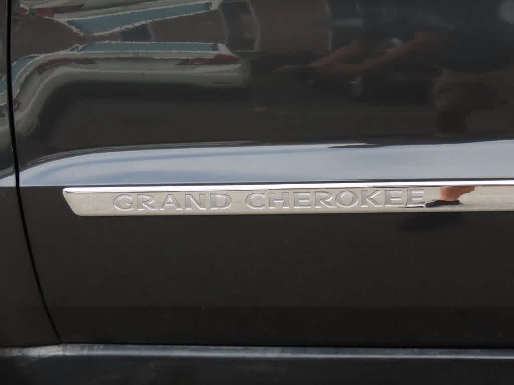 Thumbnail: 2011 Jeep Grand Cherokee - 7
