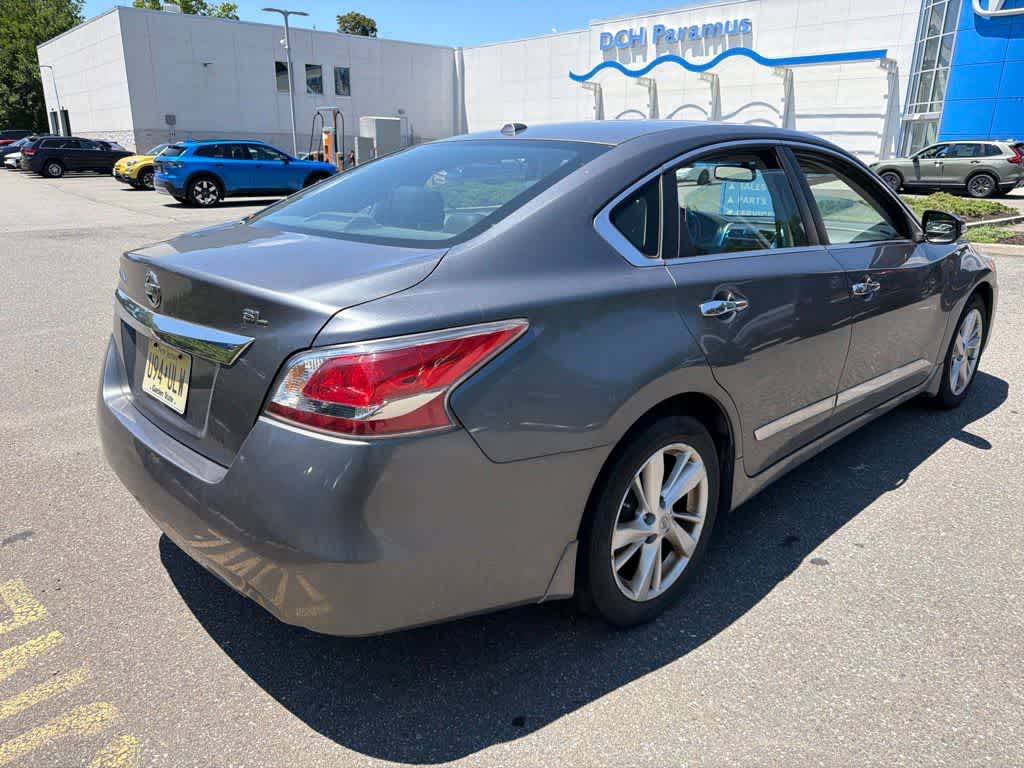 Thumbnail: 2015 Nissan Altima - 9