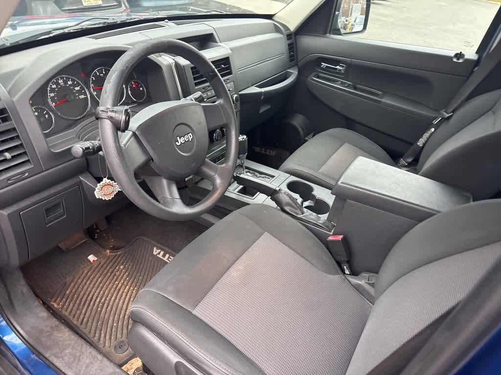 Thumbnail: 2009 Jeep Liberty - 20
