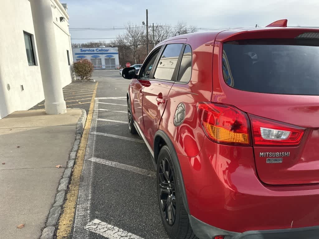Thumbnail: 2017 Mitsubishi Outlander Sport - 18
