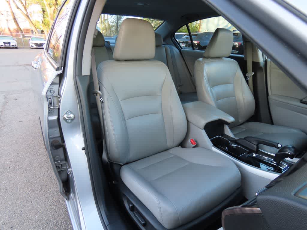 Thumbnail: 2016 Honda Accord - 16