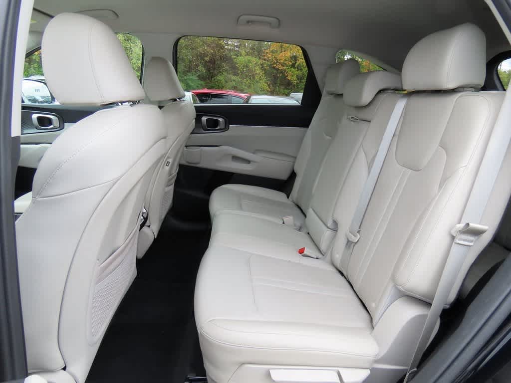 Thumbnail: 2021 Kia Sorento - 14