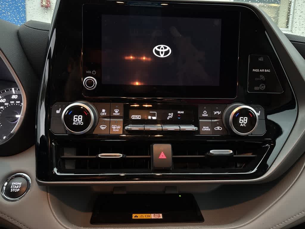 Thumbnail: 2023 Toyota Highlander - 10