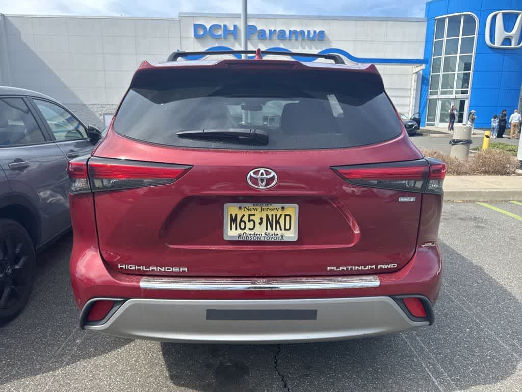 Thumbnail: 2021 Toyota Highlander - 15
