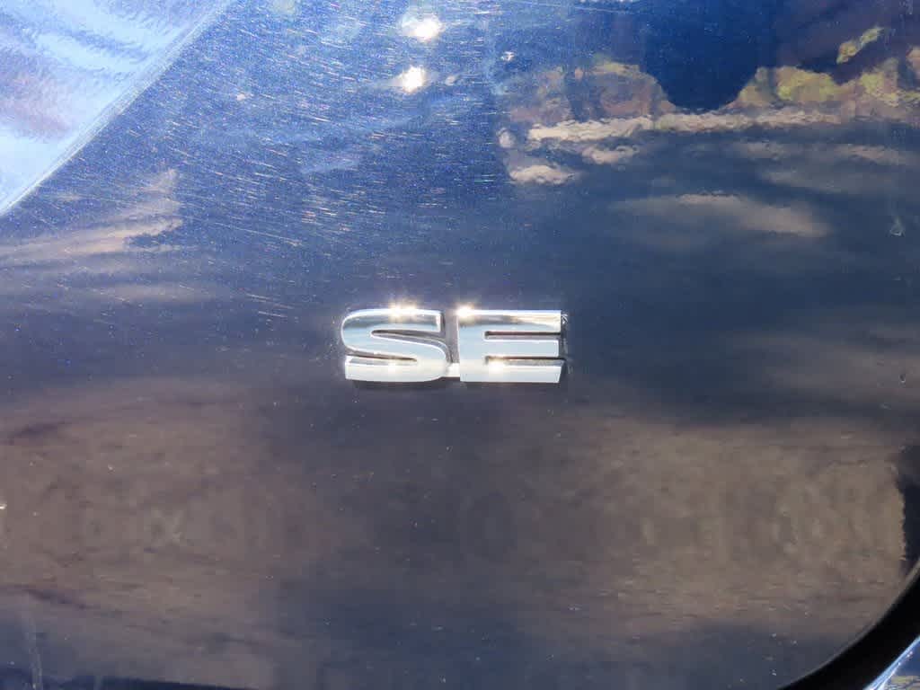 Thumbnail: 2024 Mitsubishi Outlander - 8