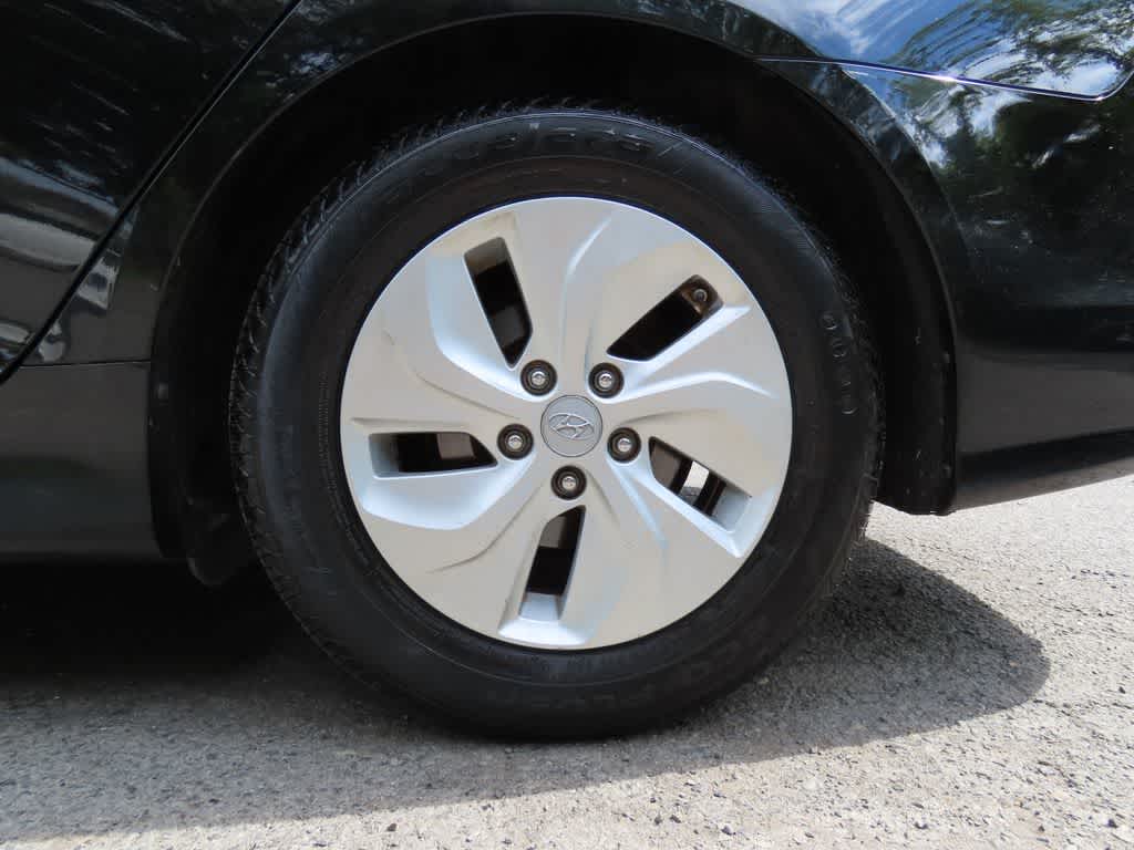 Thumbnail: 2014 Hyundai Sonata - 10