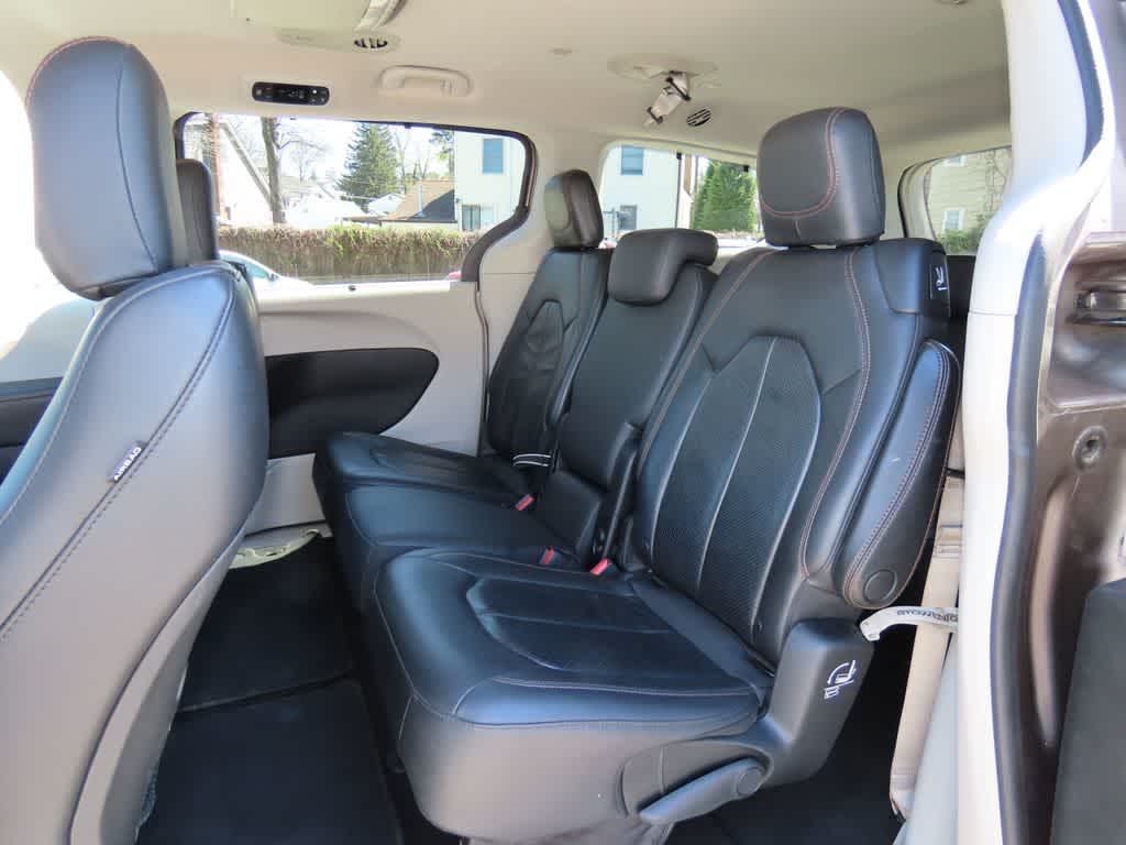 Thumbnail: 2018 Chrysler Pacifica - 13