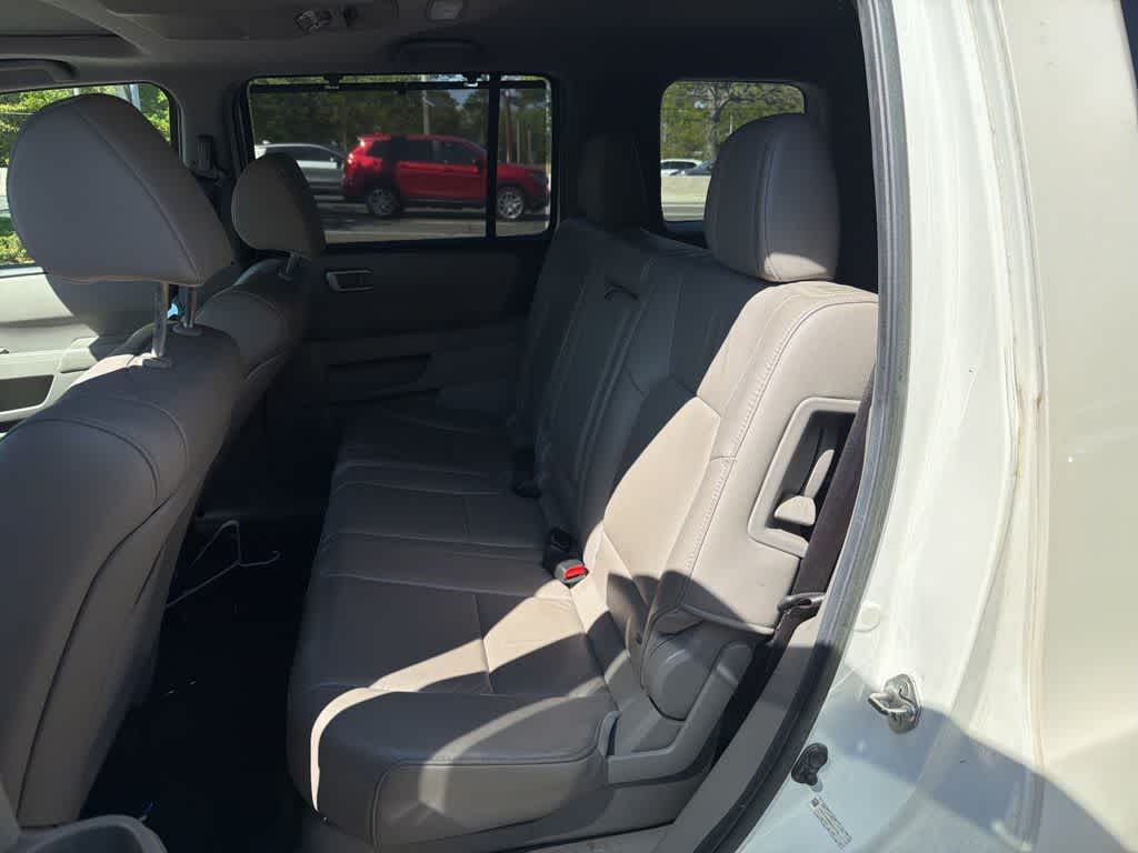 Thumbnail: 2013 Honda Pilot - 27